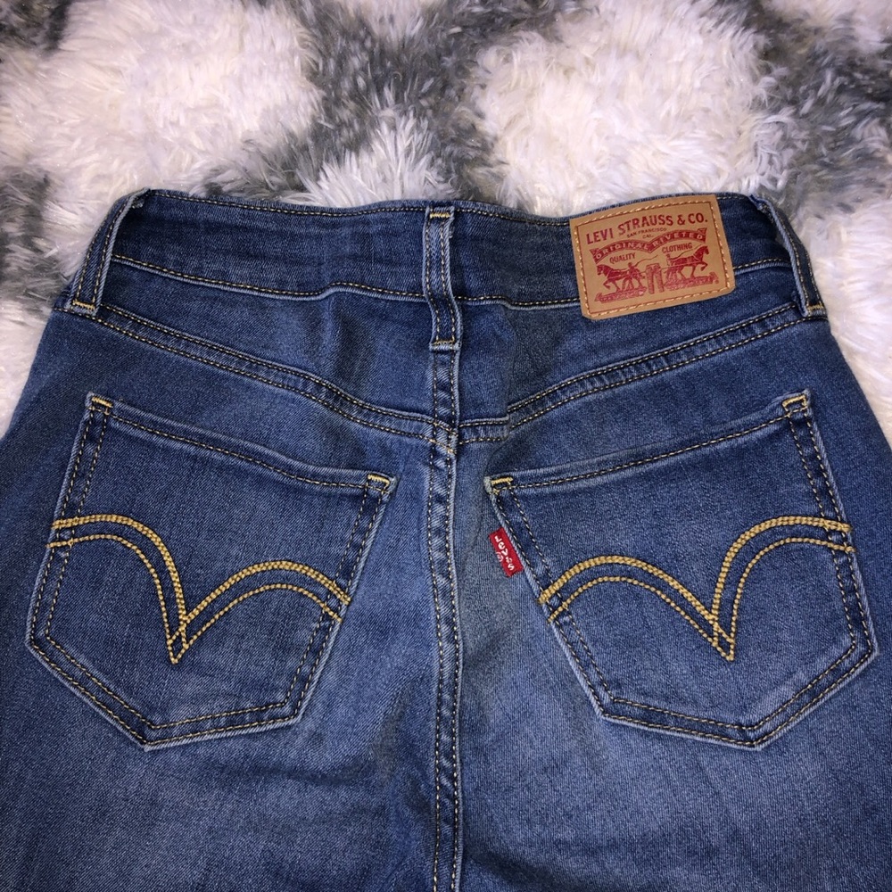 Levi’s Mid-Rise Jeans